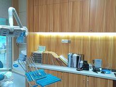 -上海仁爱医院口腔科 · 种植