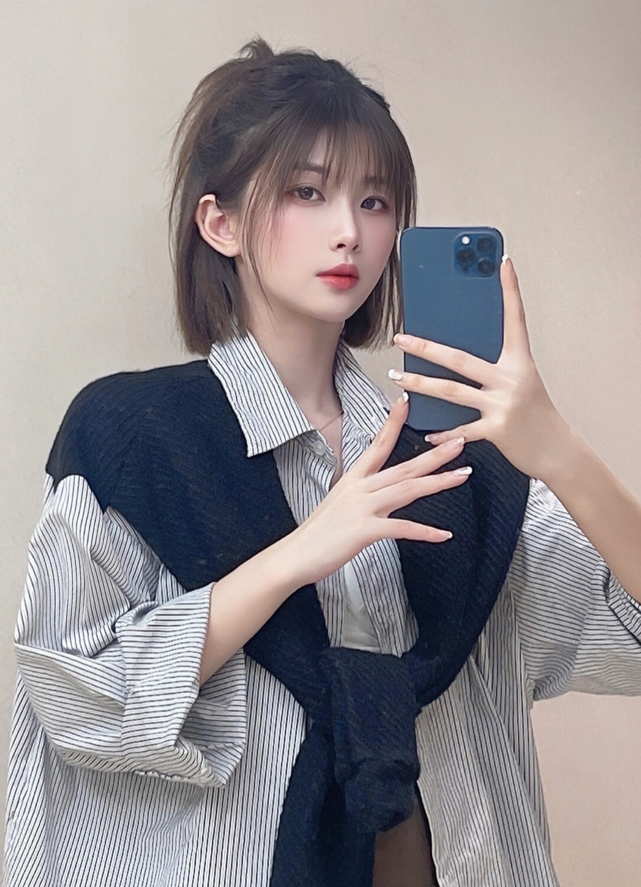 一刀切短发扎起来妥妥的女神