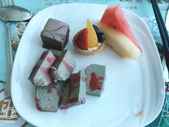 -亚洲国际大酒店·云顶阁旋转自助餐厅