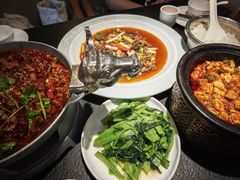 -万重锦·人文川菜馆(骡马市店)