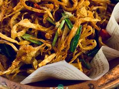 炸版纳黄酸笋-源一咖啡馆(麒麟巷步行街店)