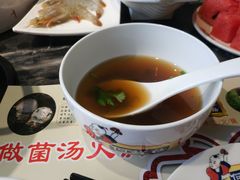 菌汤清锅-何鲜菇火锅(大营盘店)