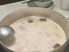 -洪氏嗨捞·广东猪肚鸡·椰子鸡火锅(西咸万象城店)