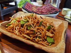 -老滇山寨•云南特色菜•地方菜•民族风情歌舞表演(金碧店)