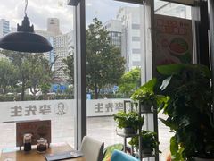 靠窗位-李先生牛肉面大王(上海站南广场店)