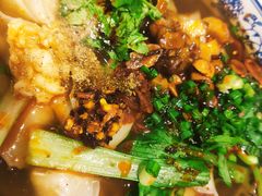 -爆炸头阿姨小四川正宗川味小吃(无任何分店)