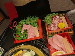 -山川小町·极番烧肉(新地假日广场店)