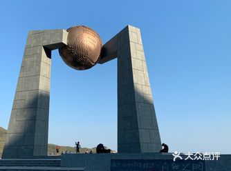 导游带我们来这里，之前就看到过这个图，原来竟是北回归