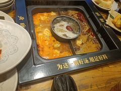 -老牌坊云南鱼豆花火锅(哈西万达店)