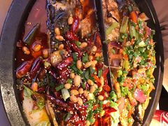 香辣和蒜香烤鱼-鸣记脆皮烤鱼·海鲜烤鱼(三八广场店)