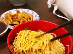 -爆炸头阿姨小四川正宗川味小吃(无任何分店)