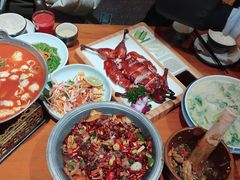 -老滇山寨•云南特色菜•地方菜•民族风情歌舞表演(金碧店)