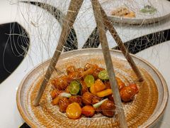 创意鲜果咕噜肉-广州文华东方酒店·江-由辉师傅主理