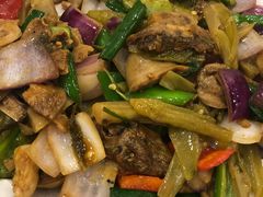 咸酸菜炒牛欢喜-荷塘食府