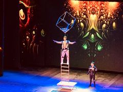 -工人俱乐部剧场杂技表演