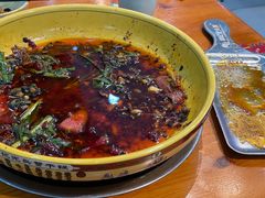-休记光头香辣蟹干锅(绵竹店)