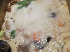 -尚尚仙·酸汤猪手·猪肚鸡火锅(华联万柳购物中心店)