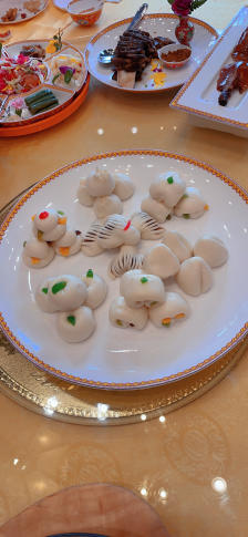 除夕定在了白家大院,一是因为够喜庆,再有菜品口味也很符合家里人的