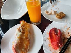 -宝利来国际大酒店-凤凰阁旋转餐厅