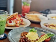 蟹肉饼班尼迪蛋-ROAST coffee & eatery