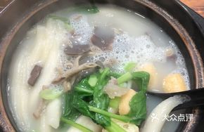 Old Duck Soup with Noodles