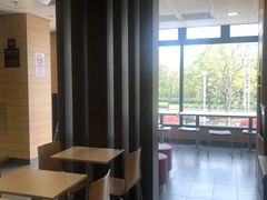 -麦当劳(友谊路得来速店)