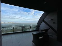 -上海滴水湖皇冠假日酒店