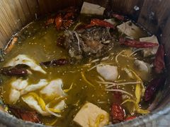 木桶酸菜鱼-中8楼风尚云南菜(颐堤港店)
