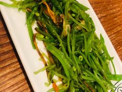 五彩花菇荷兰豆-云海肴·汽锅鸡·云南菜(广安门天虹店)