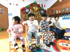 -抱抱熊托育中心(大悦城店)