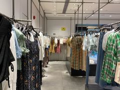 -URBAN REVIVO(欢乐海岸购物中心店)