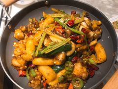 香锅牛蛙-小菜园新徽菜(常州金坛吾悦店)