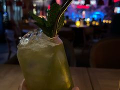 -FOUR PLAY BAR