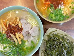 -亮亮面馆(经六路店)