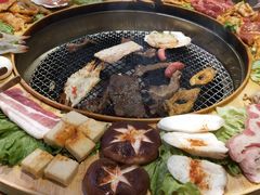 马路江湖烤肉-向外鱼乐·土菜·虹鳟鱼