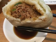 老面土猪肉包-凤起龙游老面包子(凯德晶品店)