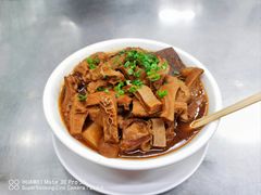 来自莲花路的牛杂-颓记茶餐厅(夏湾店)