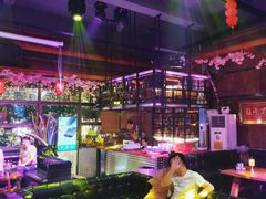 -喜鹊音乐酒馆(西街店)