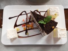 主厨甜品拼盘-YUE·6·西式融合餐厅(外滩六号店)