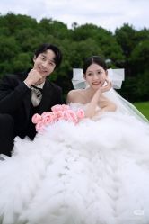 -喜爱高定婚纱摄影