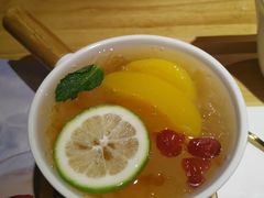 银耳桃桃-炖物24章·顺时轻养茶(杭州保利时光里店)
