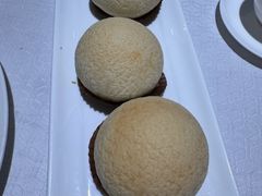 酥皮山楂包-弘雅饭店