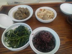 -雪梅月子中心(华侨城店)