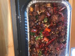 火焰岩烧辣子鸡-隔壁老王·家常云南菜(花巷店)