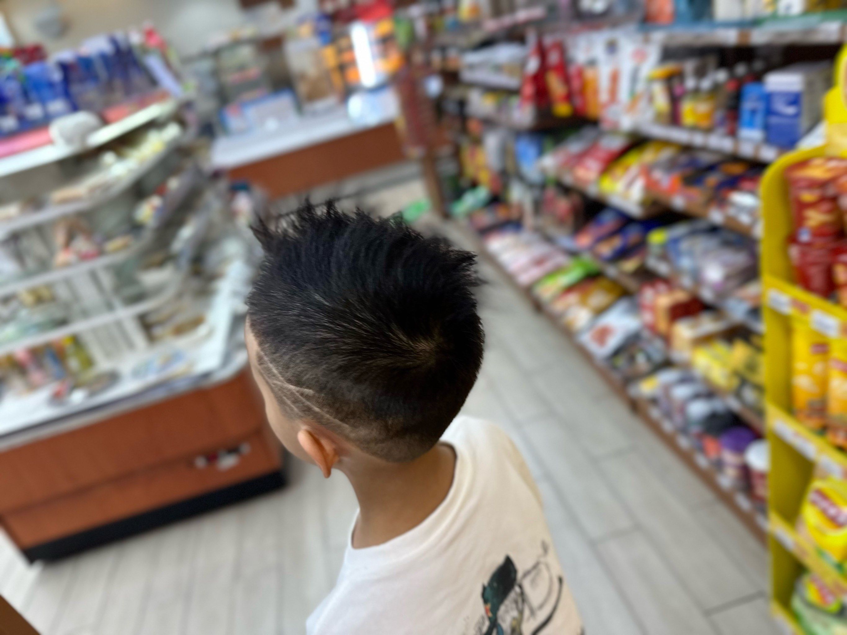 他说他就要鸡冠头「东瀛造型(四川北路利通广场店)」#男童发型 #今日