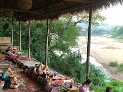 -乌托邦酒吧和餐厅