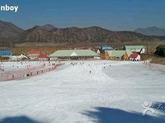 -十三陵雪世界滑雪场