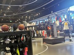 -NIKE品牌体验店(金源新燕莎店)
