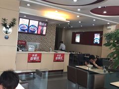 大堂-李先生牛肉面大王(营口大润发店)