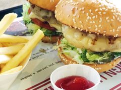 -The Habit Burger Grill 哈比特汉堡(复兴soho店)